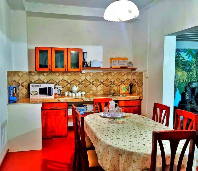 Stylish Escape House-Walk to Beach Vacation Rental Hikkaduwa - image 28