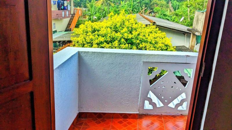 Stylish Escape House-Walk to Beach Vacation Rental Hikkaduwa - image 35