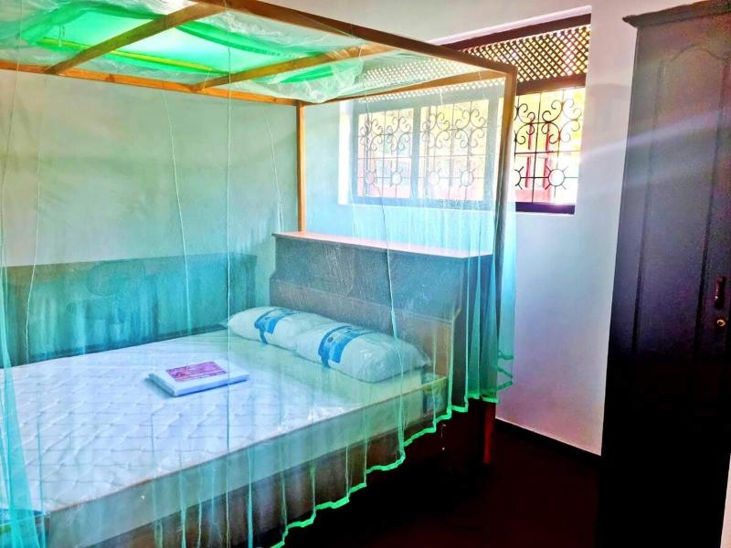 Stylish Escape House-Walk to Beach Vacation Rental Hikkaduwa - image 2