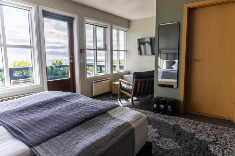 Superior Twin Room image 4