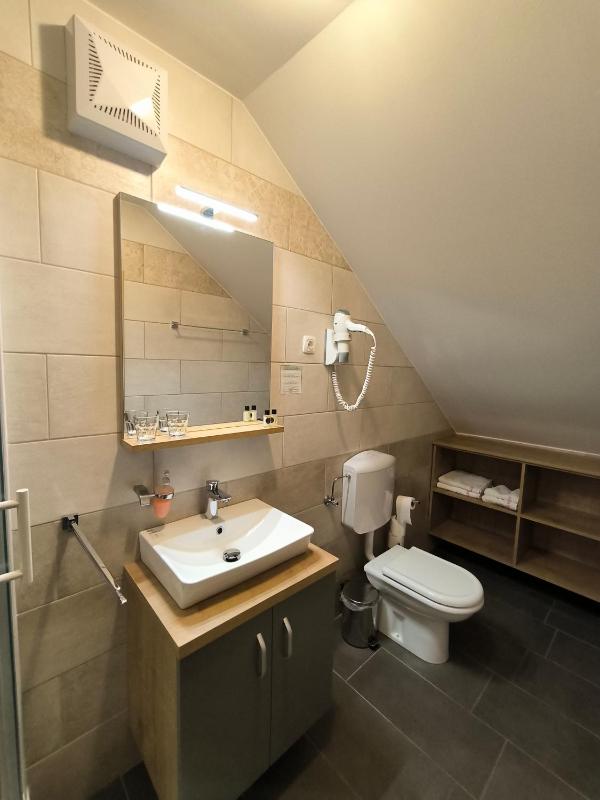 Double Room image 2