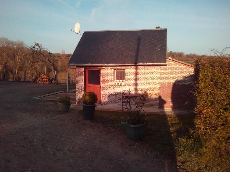 One-Bedroom Cottage image 3