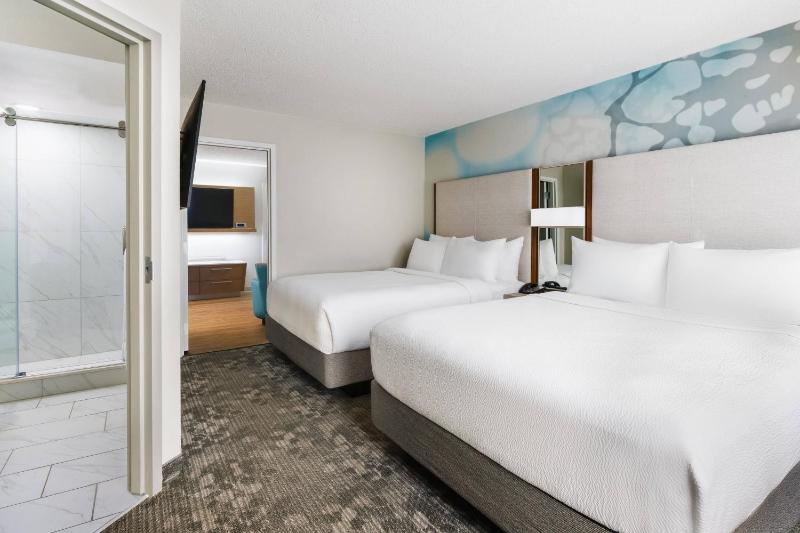 Suite with Two Queen Beds with Sofa Bed image 3