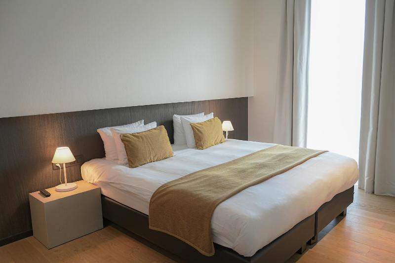 Superior Double Room with Garden View image 4