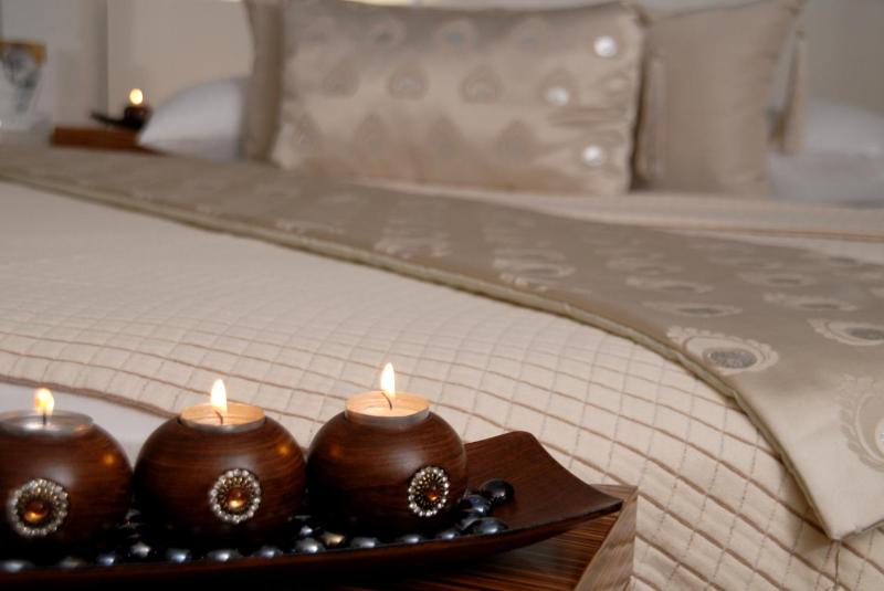 Honeymoon Suite image 4