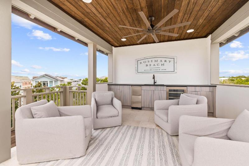 Moonstruck Cottage and Carriage House - image 44