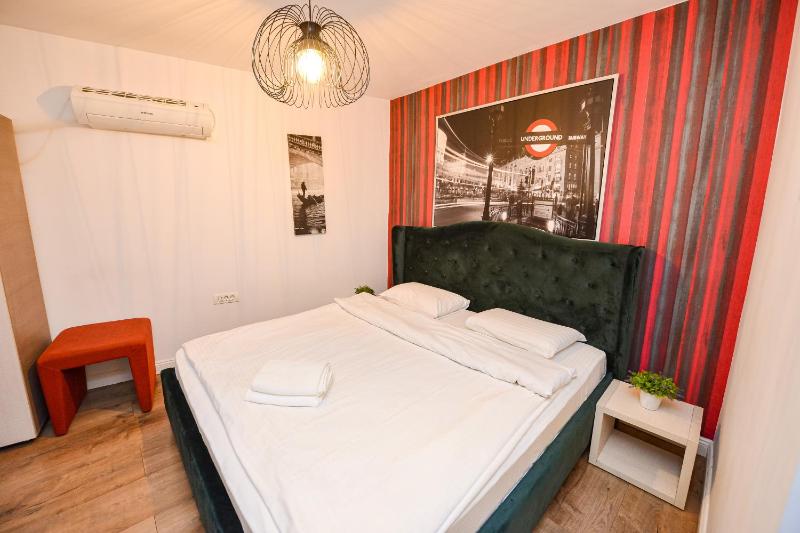 Single Room with Shared Shower and Toilet image 2