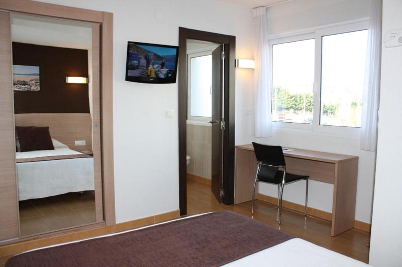 Hostal Rocamar - image 33
