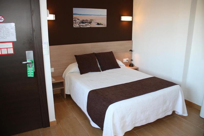 Hostal Rocamar - image 10