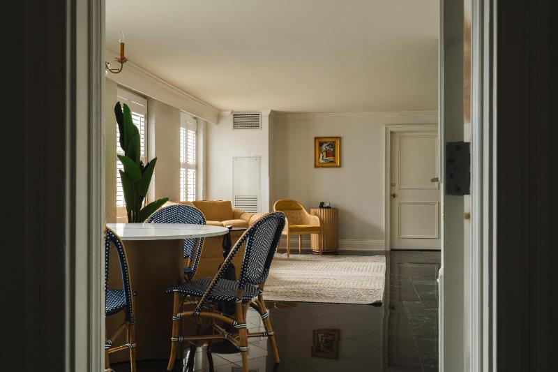 Presidential Suite image 4