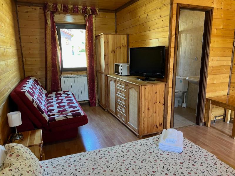 Twin Room with Terrace image 2