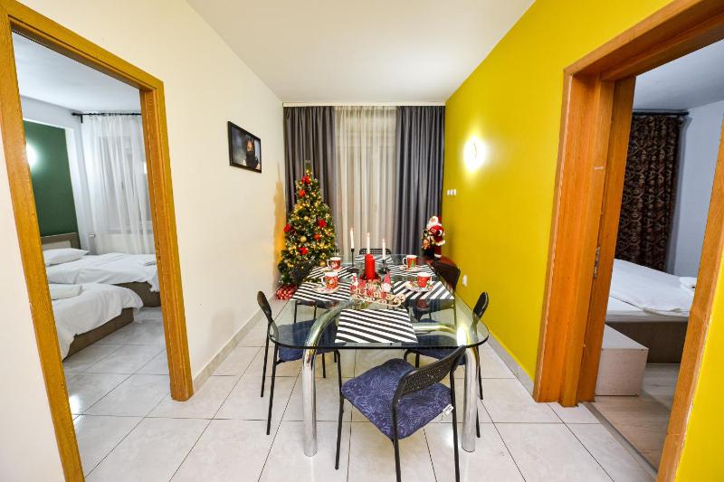 Three-Bedroom Apartment with Balcony image 2
