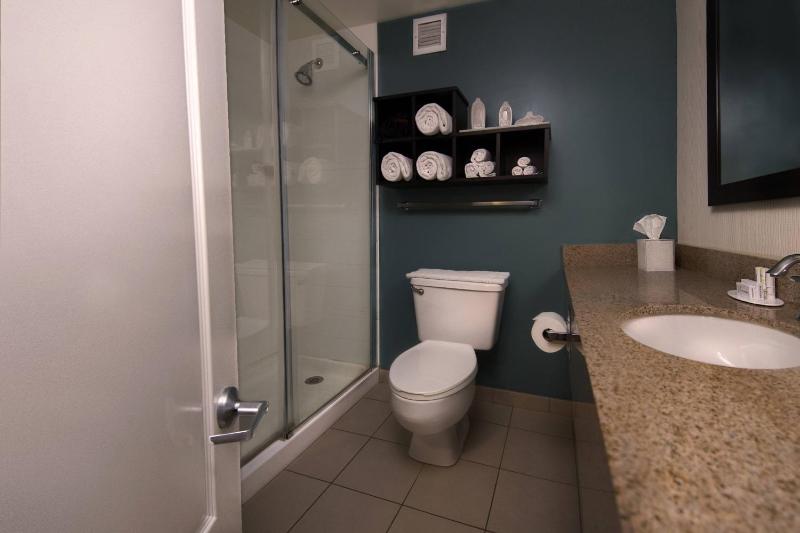 King Room with Sofa Bed - River View image 3