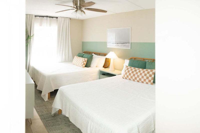 2 Bed 2 Bath 1st Floor Condo w Pool By Beach - image 12