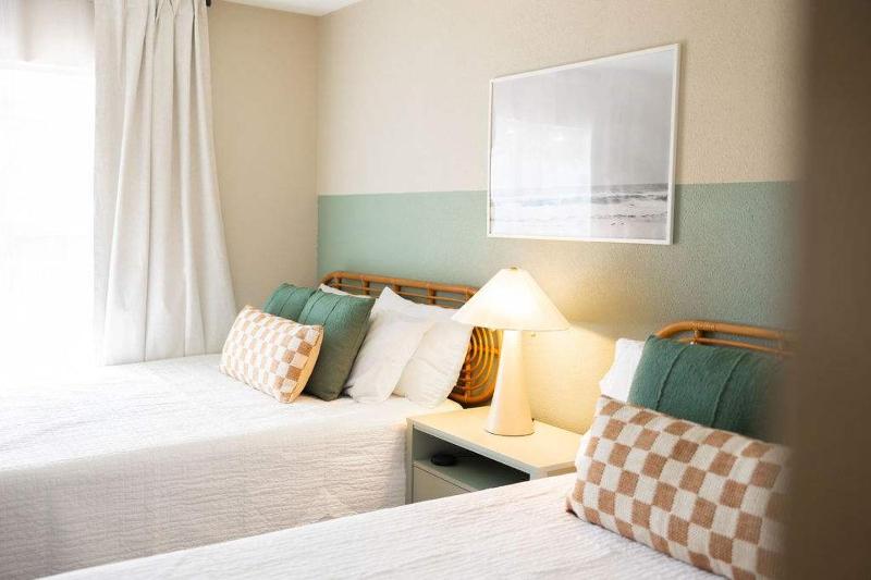 2 Bed 2 Bath 1st Floor Condo w Pool By Beach - image 21