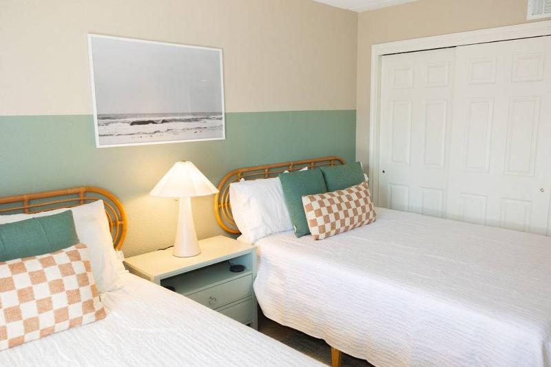 2 Bed 2 Bath 1st Floor Condo w Pool By Beach - image 25