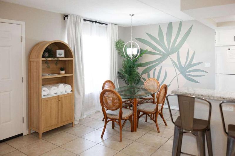 2 Bed 2 Bath 1st Floor Condo w Pool By Beach - image 6