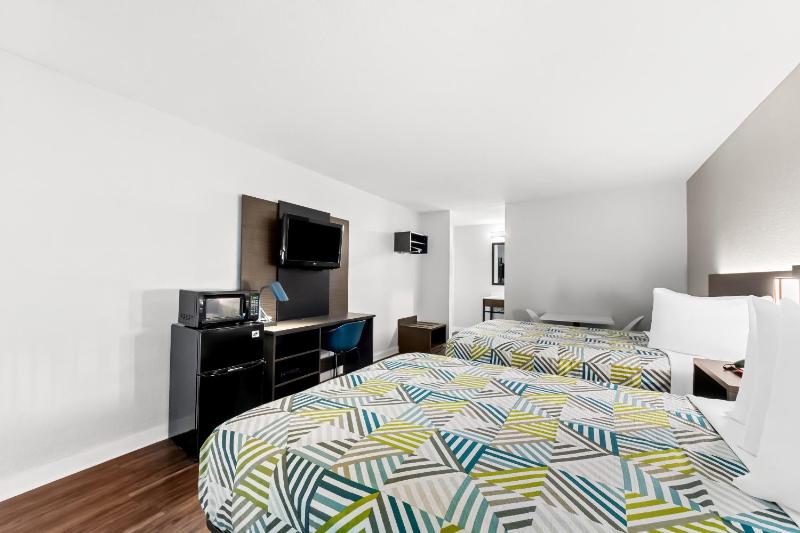 Quadruple Room - Smoking image 2