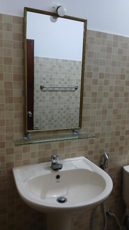 Villa Guruge- upstairs - image 12