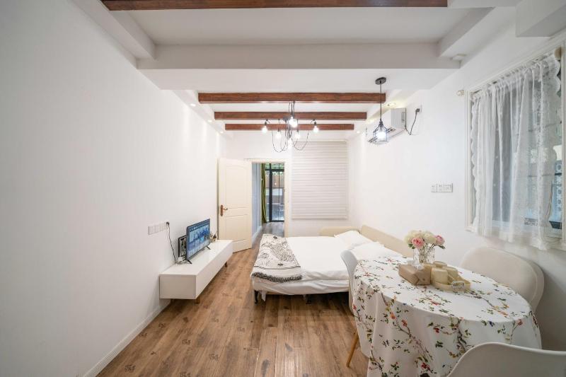 YueYang - Tranquil Gentle Lane House with Private Patio - image 7