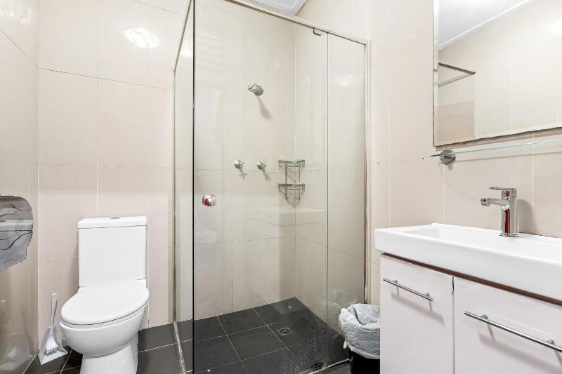 Double Room with Shared Bathroom image 3