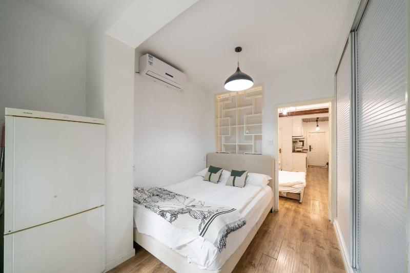 YueYang - Tranquil Gentle Lane House with Private Patio - image 10