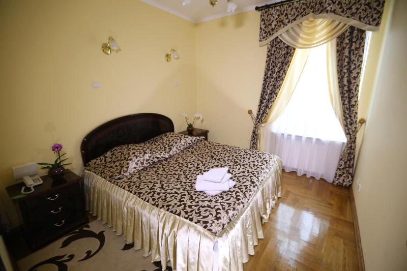 Premier Suite image 3
