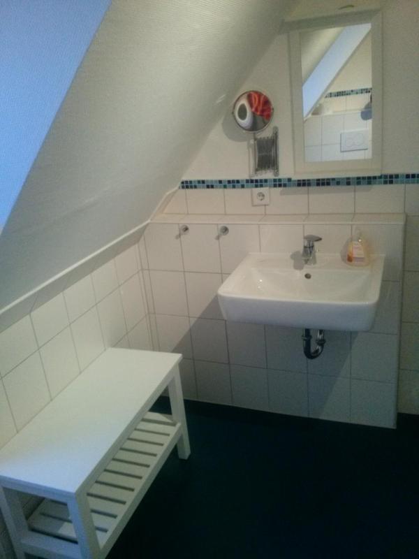Comfort Single Room with Shower image 2