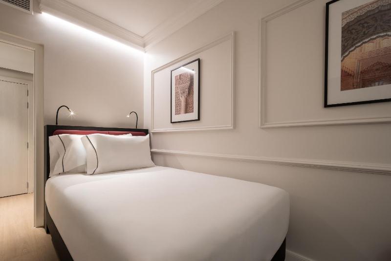 Single Room image 1