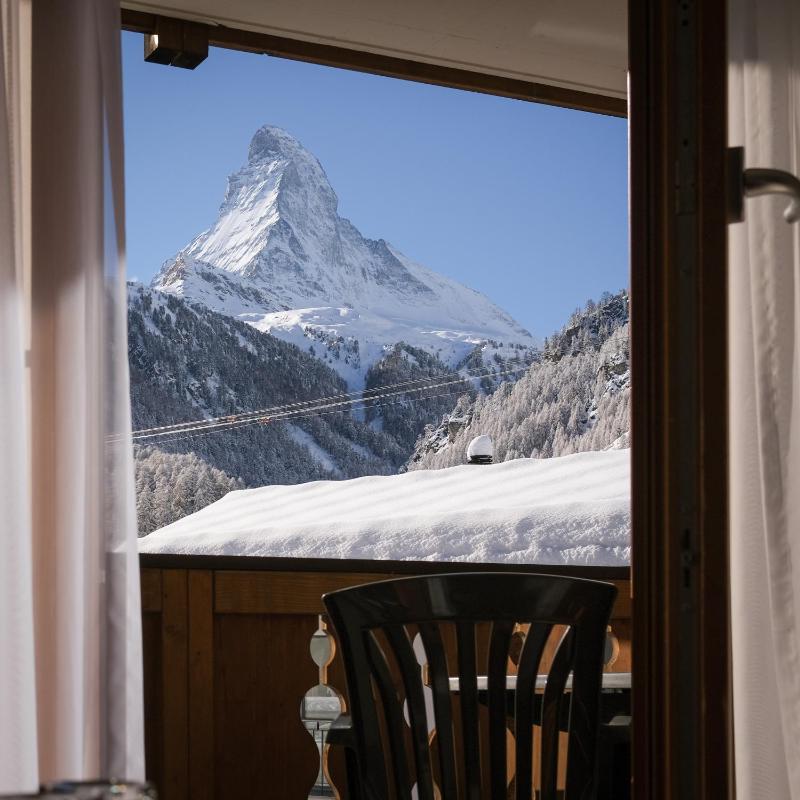 Double Room with Matterhorn View image 3