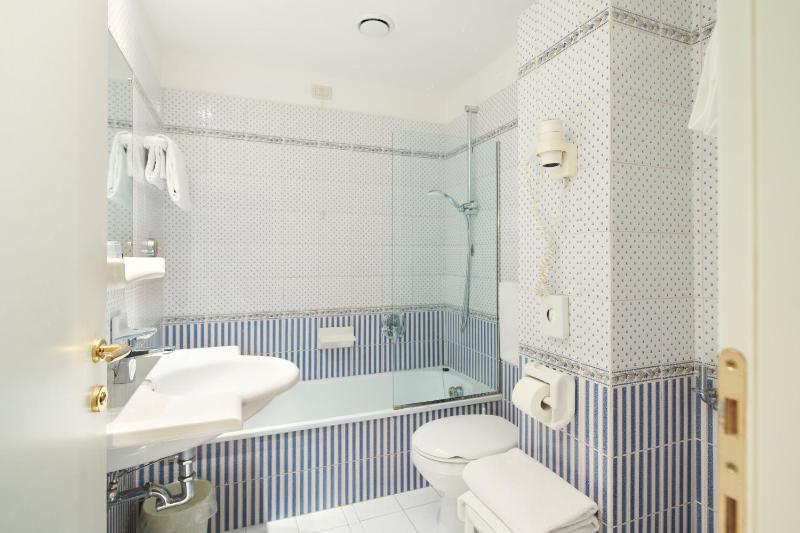 Classic Single Room image 3