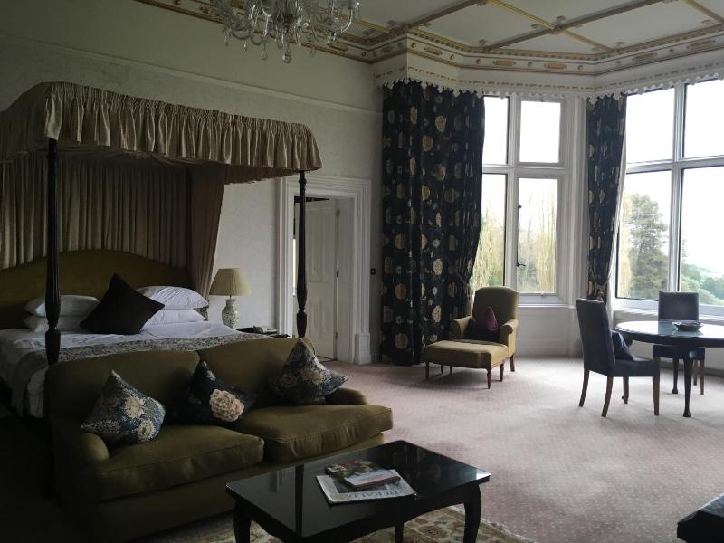 Superior King Suite with Four-Poster Bed image 3
