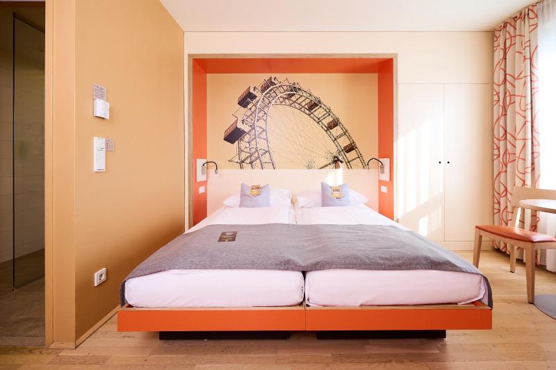 Double or Twin Room image 4