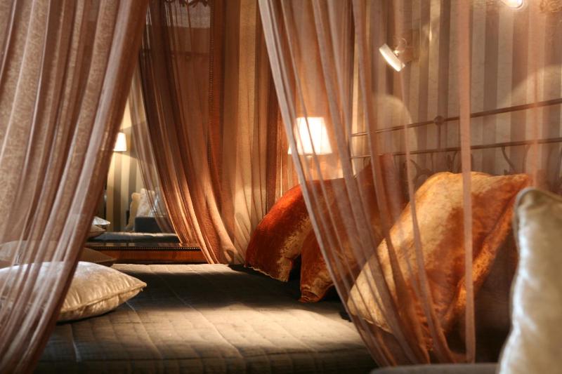 The Inn at the Spanish Steps Elegant Collection - GioielloJewel - image 4