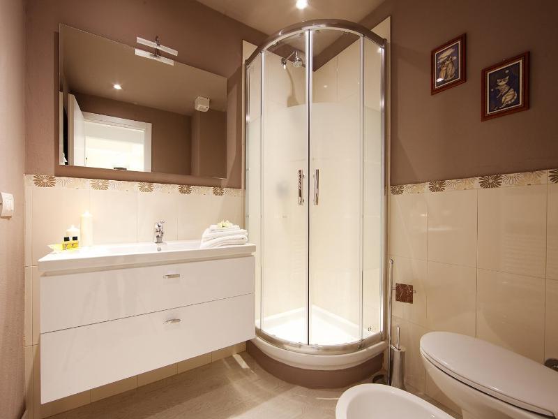 La Farina Apartments - image 2