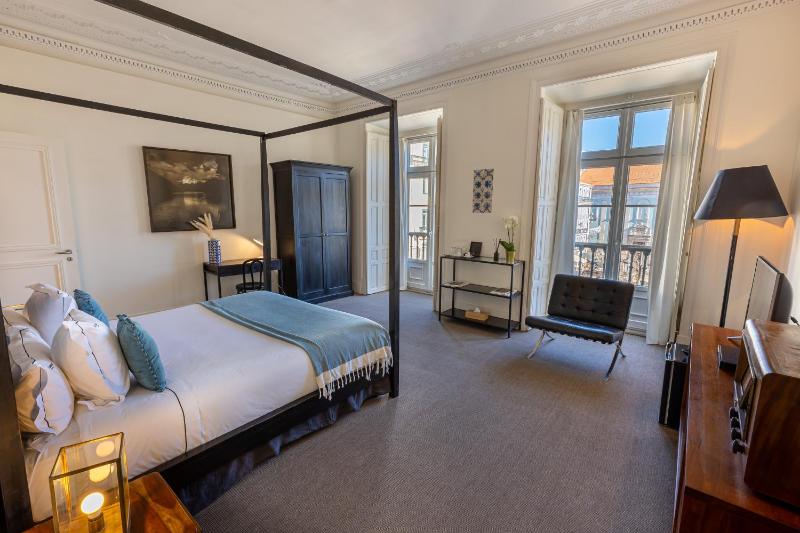 Deluxe Room with Square View image 1