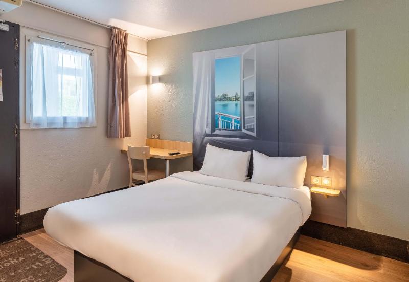 Double Room - Disability Access image 3