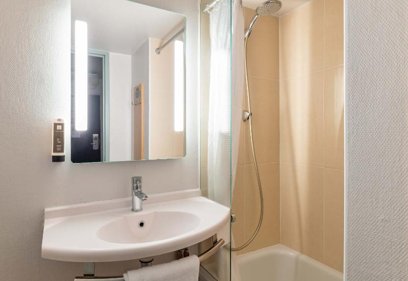  Double Room - Non-Smoking image 3