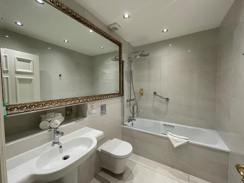 Double Room image 1