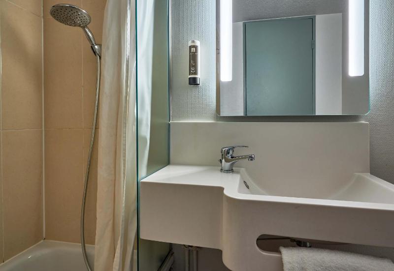 Double Room image 1