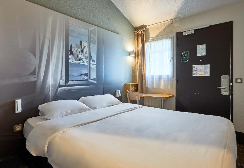 Double Room image 4