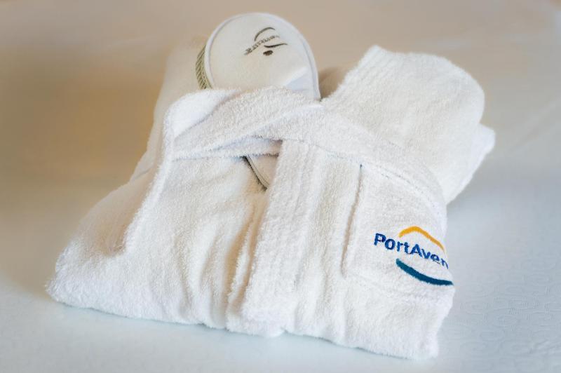 Deluxe Superior (2 adults) with Unlimited access + Express Wristband to PortAventura Park & Ferrai Land image 2