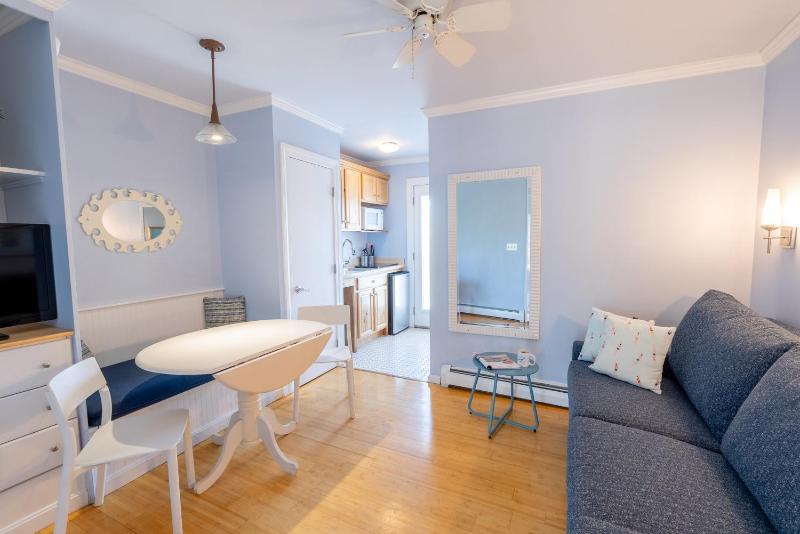 One Bedroom Suite #19 & #38 image 4