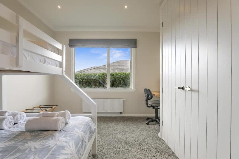 Relax Inn Robertson - image 6