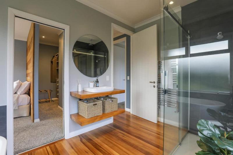Relax Inn Robertson - image 5