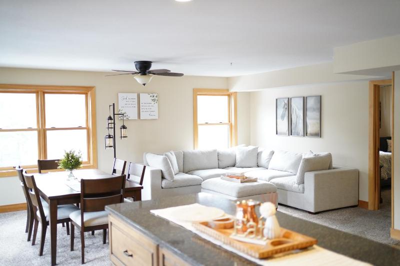 Three-Bedroom Premium Apartment with Balcony image 2