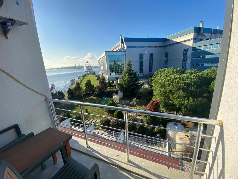 Superior Triple Room with Sea View image 3