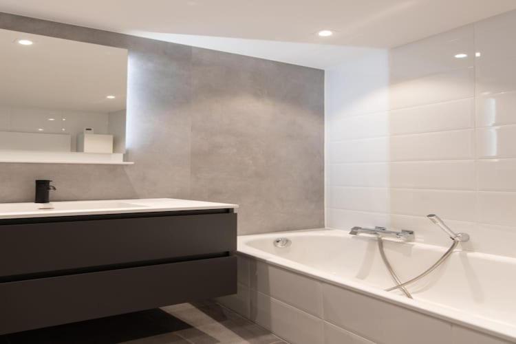 Apartment in Ostend near Sandy Beaches - image 21