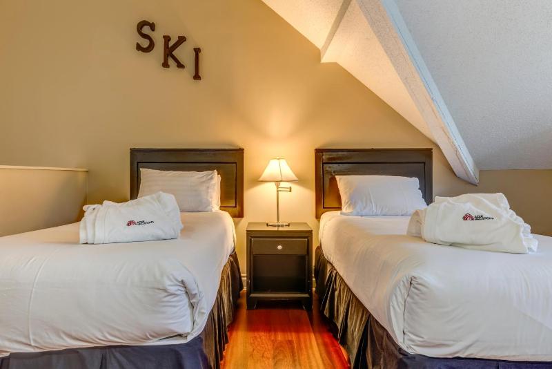 Greystone Lodge 408 Luxury - image 46