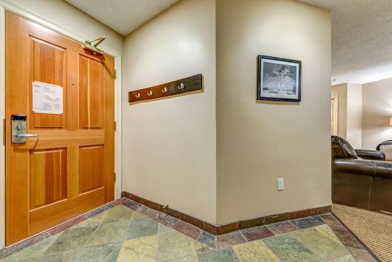 Greystone Lodge 408 Luxury - image 22